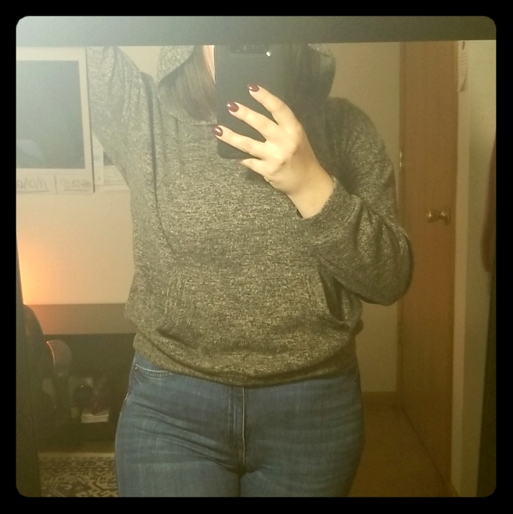 Grey Cropped Hoodle